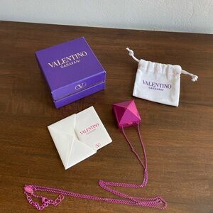 💜EUC💜 Valentino Garavani Hot Pink Rock Stud Necklace - Full Set!!